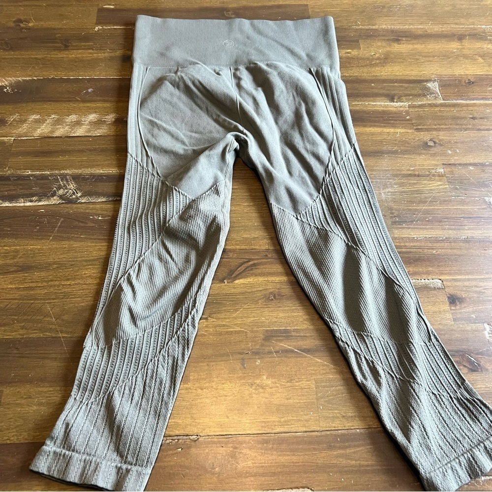SAVVI Leggings Active Large Cropped Green Sage Textured L Spandex Compression - Picture 7 of 10